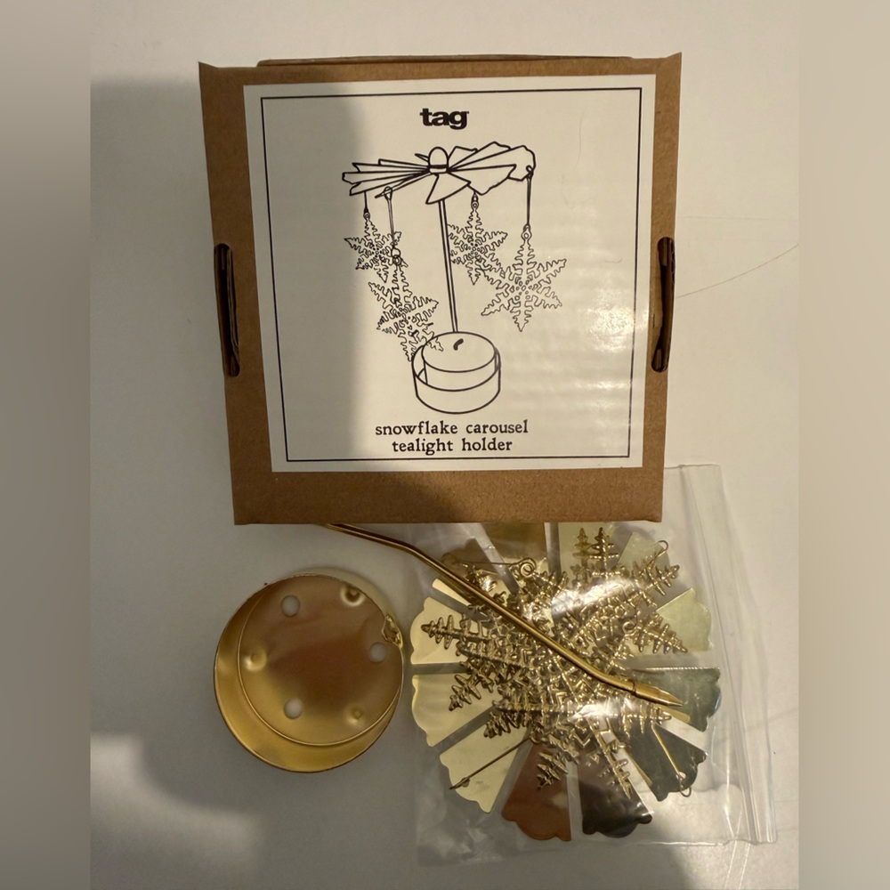 Tag Gold Snowflake Carousel Tealight Holder
